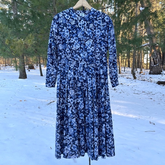 90s Laura Ashley Floral Dress - Picture 9 of 16